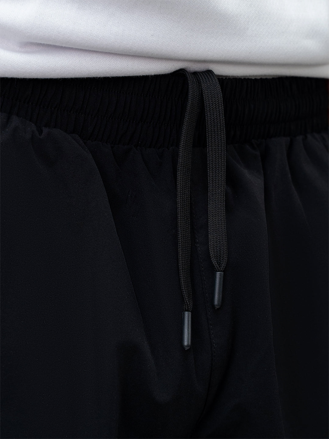 Confidence Tech Shorts 2.0 - Black/White