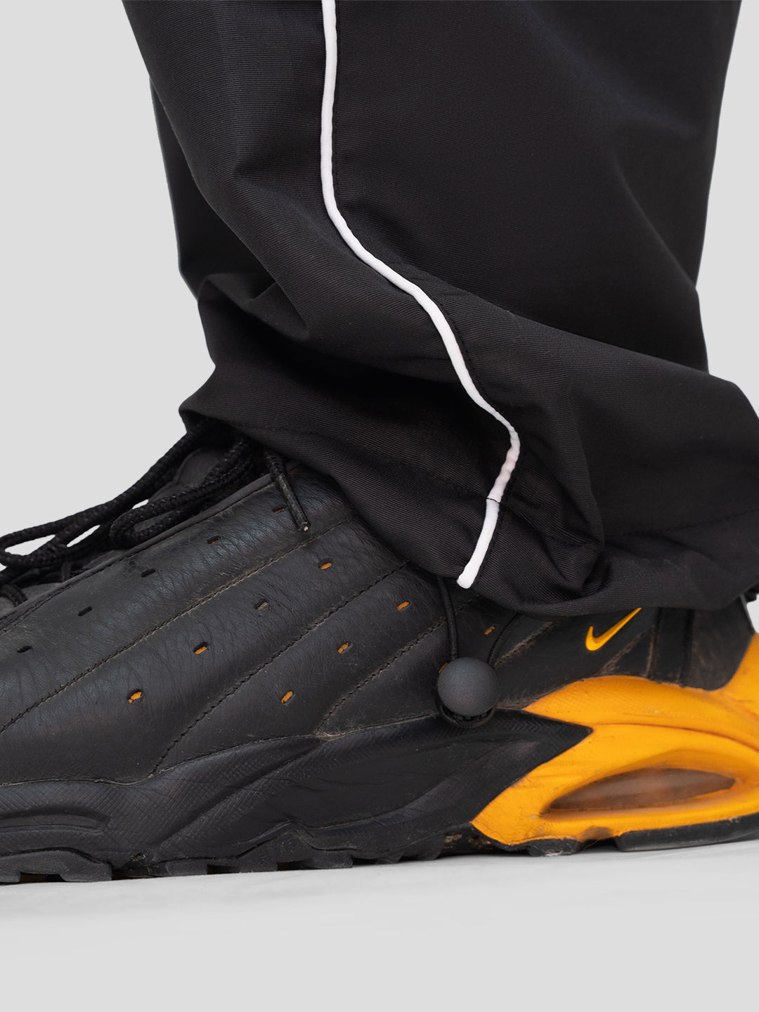 LE Track Pants - Black/Graphite Grey